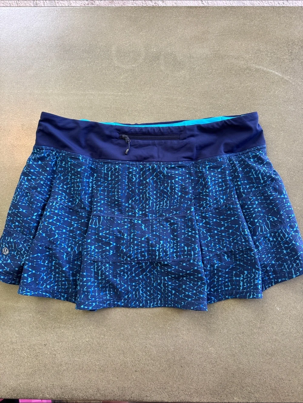 Lululemon pace rival skirt